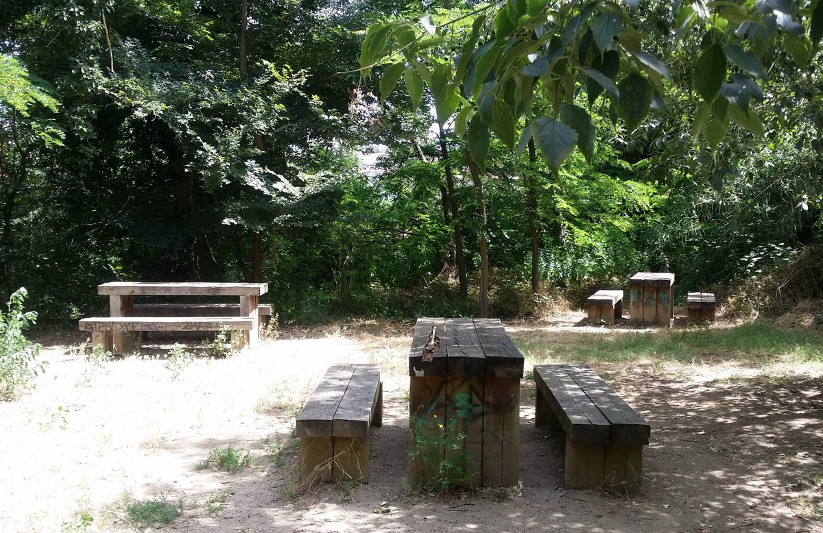 SomDePicnic's tweet photo. Properament al bloc: àrea de pícnic Casablanca, Parc Fluvial del Mugent, #montornesdelvalles #somdepicnic #valles #Catalunya https://t.co/k89WSxvMn0