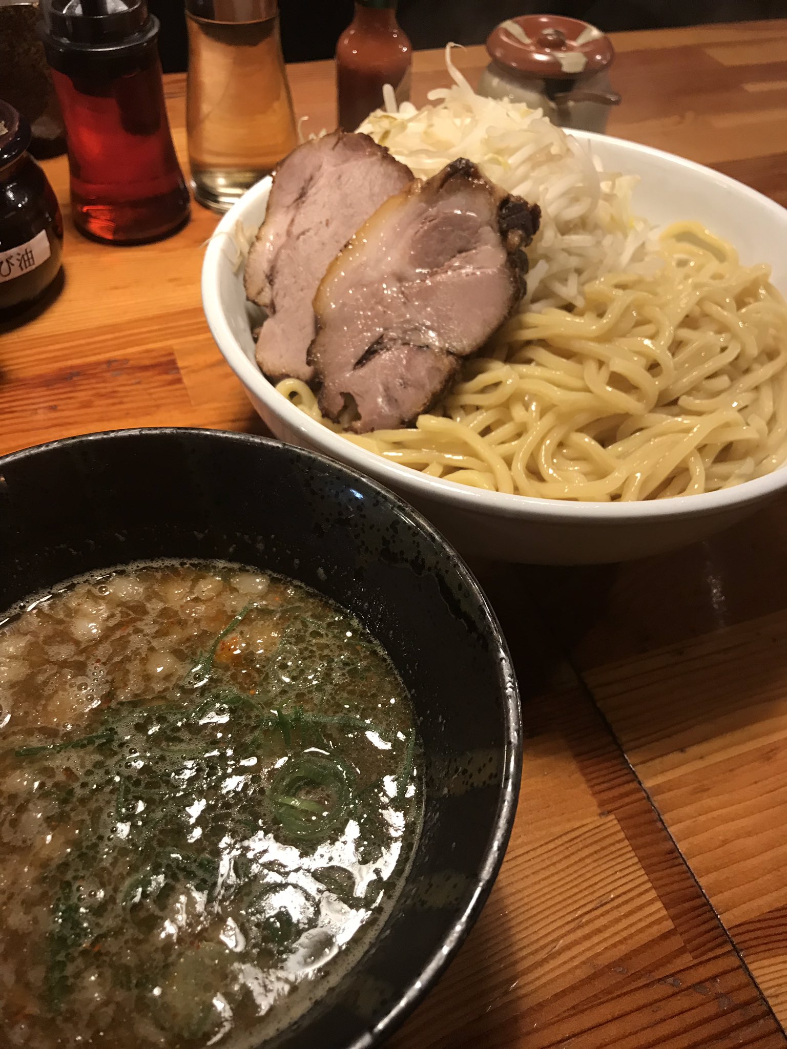 Shotbar Terminal 本日もオープンしてまーす 雨に気をつけてお越しください 池袋 池袋バー 池袋bar 池袋西口 池袋一人飲み 女性一人飲み 騒げるお店 チャージ無料 ノーチャージ ウイスキー 池袋飲み らーめん 池袋らーめん T Co