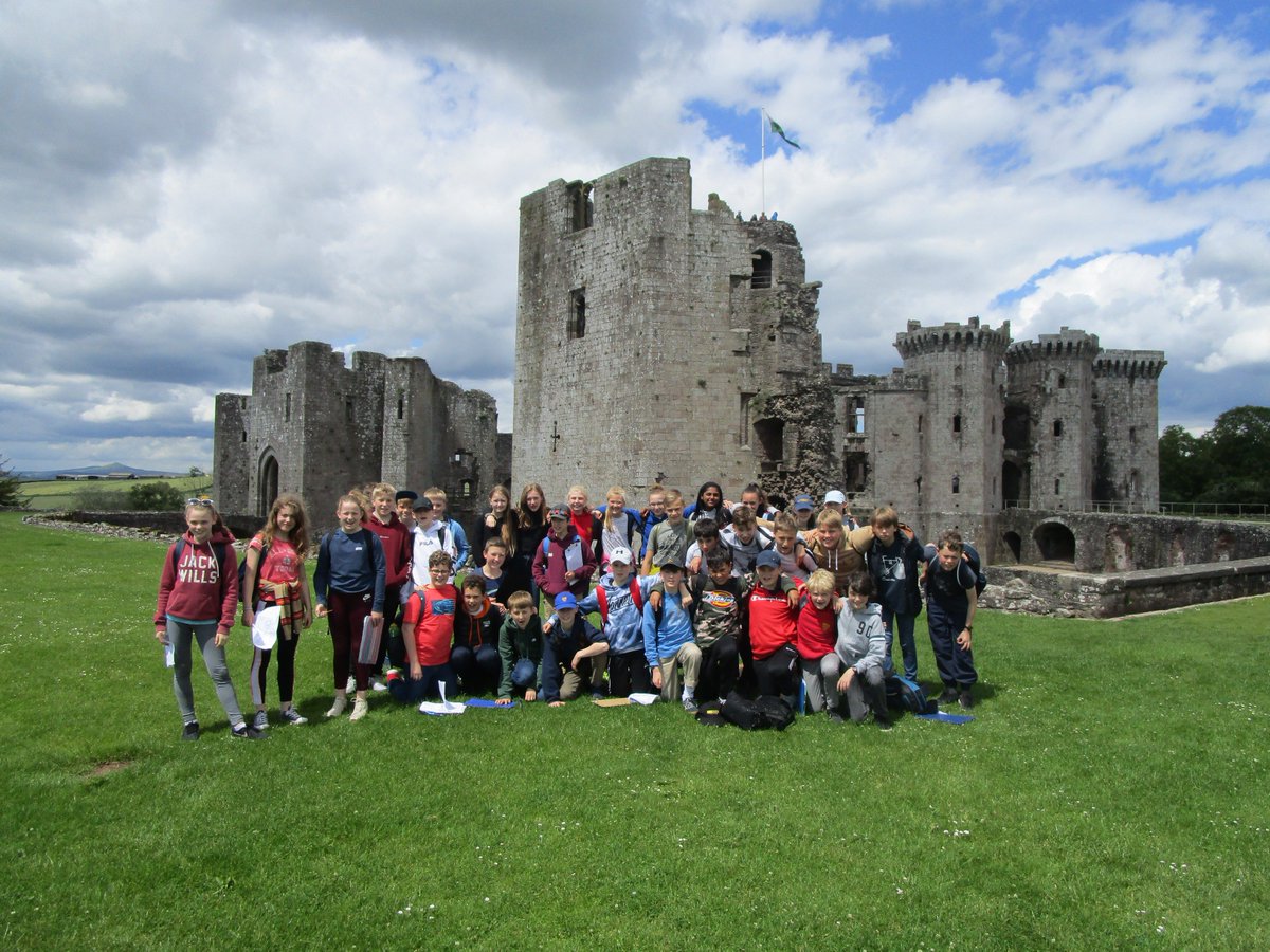 cadwwales's tweet photo. RT @HerefordCS: The sun shone for our Year 7 history trip to Goodrich and Raglan castles last week. It looks like everyone enjoyed stepping back into medieval times. #historyatHCS @EnglishHeritage @cadwwales @HCSHead #HCStrips https://t.co/YDRI4SxaO8