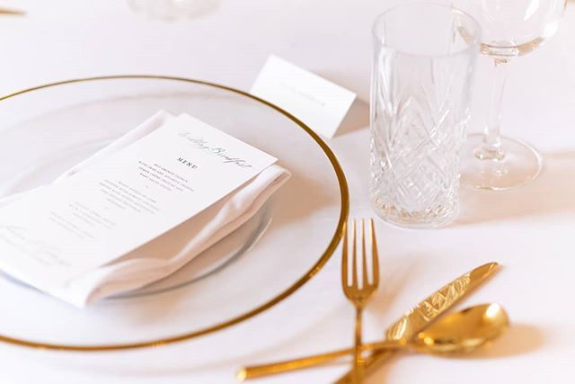 puddingandplum's tweet photo. The bold simplicity of this set up by @dylandco at @donington.hall is just divine 💕

#chicwedding #effortlesschic #weddingstylist #weddingvenue #weddingphotographeruk #leicestershirewedding #doningtonhallwedding # https://t.co/EeNTP7z67c https://t.co/12C9aCvVy5