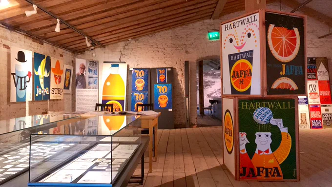 スオメンリンナの博物館に、フィンランド出身のグラフィックデザイナー・エリック ブルーンのポスター展示がされてて、思いがけずテンションが上がった ⸜( ˙▿˙ )⸝✦ฺ 