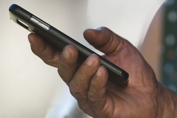 canalgov's tweet image. #transformacaodigital 👩🏽💻📲 | Mais de 3 mil serviços são ofertados em uma mesma plataforma digital. Avanço faz parte do esforço do governo para modernizar o Estado e simplificar acesso bit.ly/2Yc64Zg #Bomdia #GovernoDigital @eGovBR 

📷Agência Brasil/Arquivo