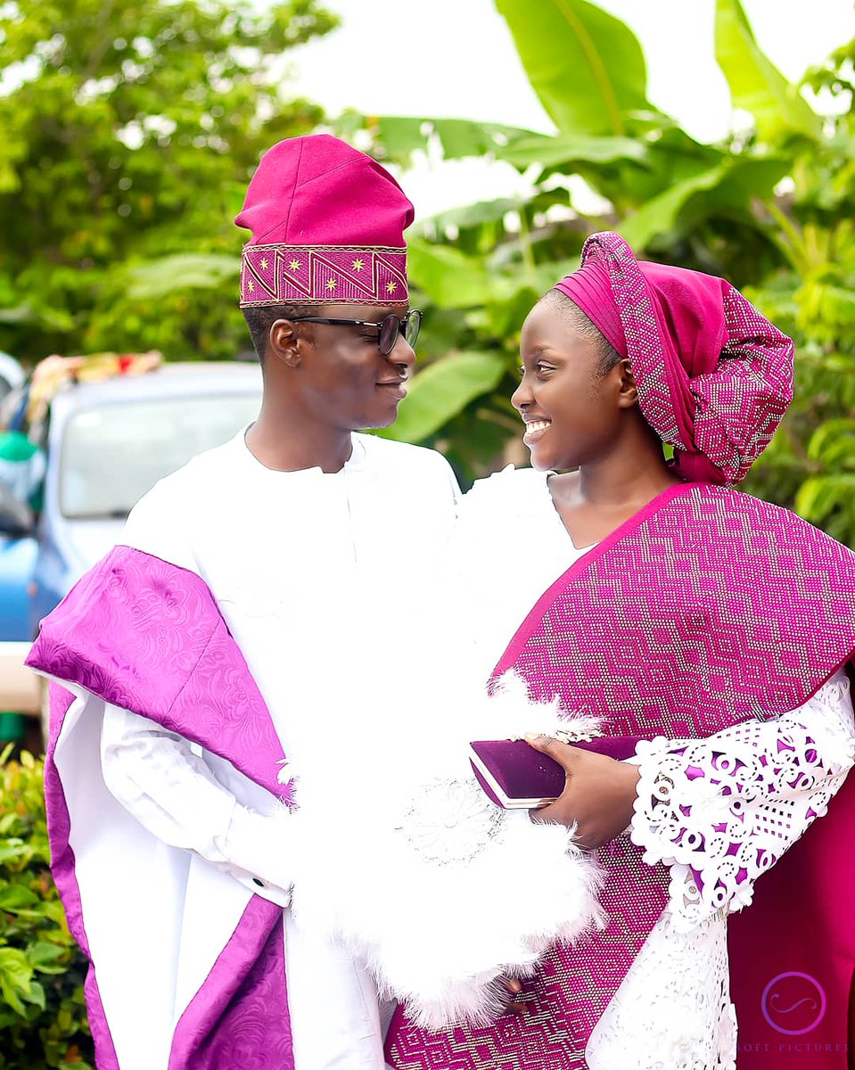 MistrLecturer's tweet photo. "I love my eyes when you look into them .
I love my name when you say it .
I love my heart when you touch it .
I love my life when you are in it" .
•
•
📸: @softpictures_ .
__________________________________
#toluwade19 #photography #softmoments #candidshoot #MondayMotivation https://t.co/70rdy4NBsp