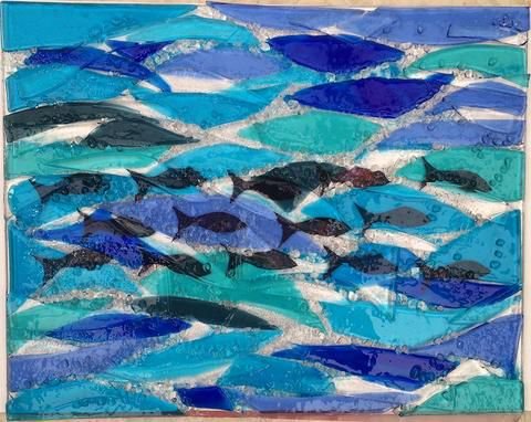 mingartgallery's tweet photo. Nina Smith is a fused glass artist and she loves glass in all its forms -a magical, mesmerising and enticing substance; sparkling and reflecting, transmitting &amp; refracting, bright and brittle, clear or mysterious, &amp; has a beauty that can rival precious gems. #glass #Brighton https://t.co/QnKzucY30t
