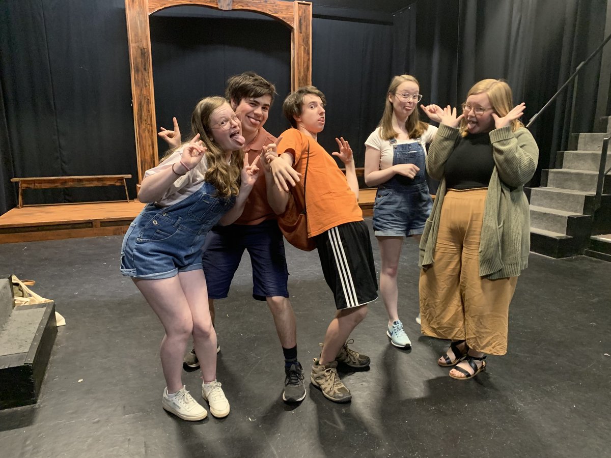 theaterproject's tweet photo. These awesome people are your "Wizard Contest" teacher and assistants! They had a great day with the young wizards in this camp, and are looking forward to putting together a showlet for Friday. 
.
.
.
.
.
#wizards #summercamp #brunswick #maine #summerinmaine https://t.co/fiOLmV4dTj