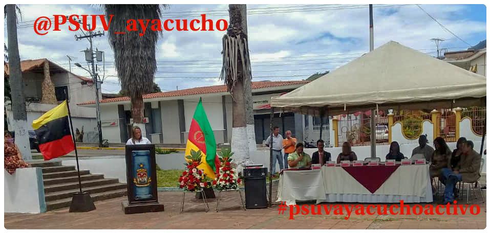 <a href="/PSUV_Ayacucho/">PSUV Ayacucho</a> junto al Consejo Municipal Bolivariano Revolucionario en la conmemoración de la Batalla de Carabobo. #MoralChavistaAMillón #LaRevoluciónEsAtención #BatallaDeCarabobo #24Jun <a href="/NicolasMaduro/">Nicolás Maduro</a>