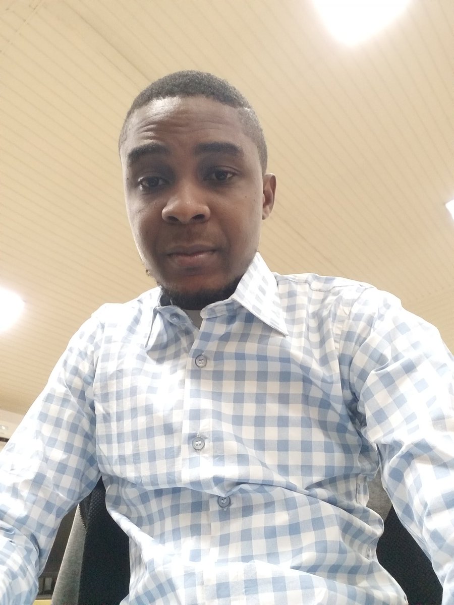 adeoluwawa's tweet photo. No need for butter or mayonnaise or jam, just bring your drink #TodayBread https://t.co/hfCGiqoxal