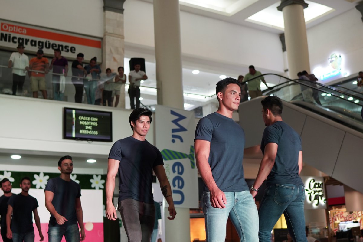 MetrocentroNic's tweet photo. Este fin de semana, disfrutamos de una pasarela muy especial, donde papá conoció todos los estilos con los que puede lucir increíble en cada ocasión. 🙌🏻❤️ https://t.co/sajlFipMiI