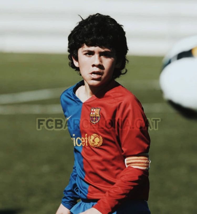 BarcaWorldwide's tweet photo. Guess who?
Leave your opinion in the comments👇👇 https://t.co/QgsmKNPDDY