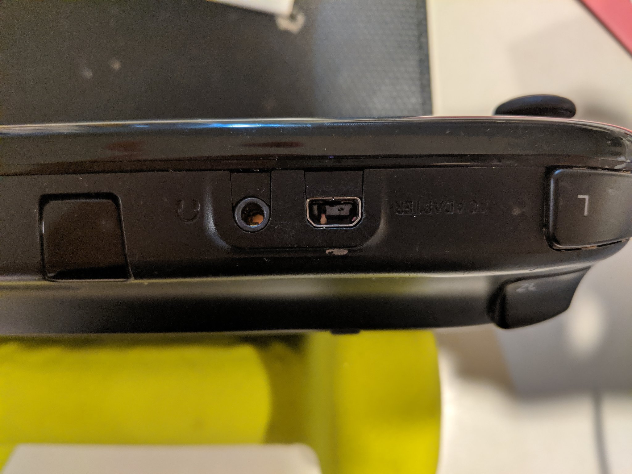 Gietvorm Verwachten Geneigd zijn Desiree Wright 🎶 on Twitter: "My son's Wii U gamepad won't charge. I am wondering if the port is messed up. Does this look off? It looks like a piece might be Gietvorm Verwachten Geneigd zijn Desiree Wright 🎶 on Twitter: "My son's Wii U gamepad won't charge. I am wondering if the port is messed up. Does this look off? It looks like a piece might be