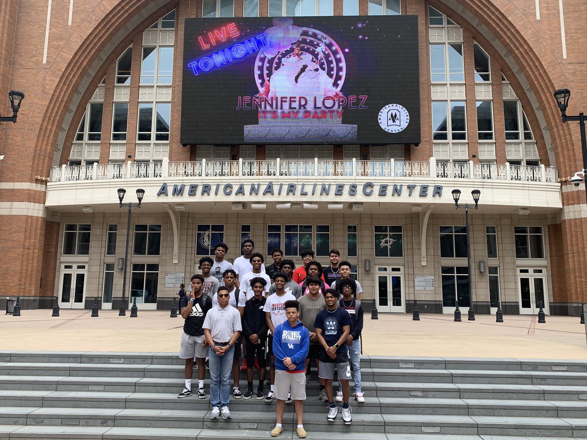 ChrisStunson's tweet photo. #YMLA2019 experience private facility tour of American Airlines Arena #EdRising2019 @EducatorsRising https://t.co/qBlvcAyZUn