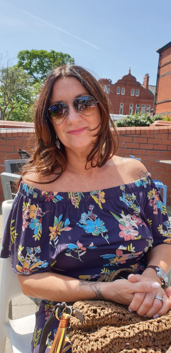 ToffeeFan73's tweet photo. Happy Birthday to my wonderful wife. 50 today ⁦@MannaHouse11⁩  381 xx https://t.co/5HnJ1CN5M7