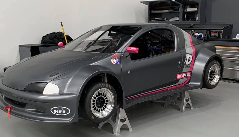 TRDmotorsport's tweet photo. We’re looking forward to getting on with some super silhouette racing. @18bentaylor Vauxhall Tigra 240 bhp in 850 kgs. #dudmangroup #helperformance #ravenoluk #k&nfiltersuk https://t.co/Zs5jHtfcFs