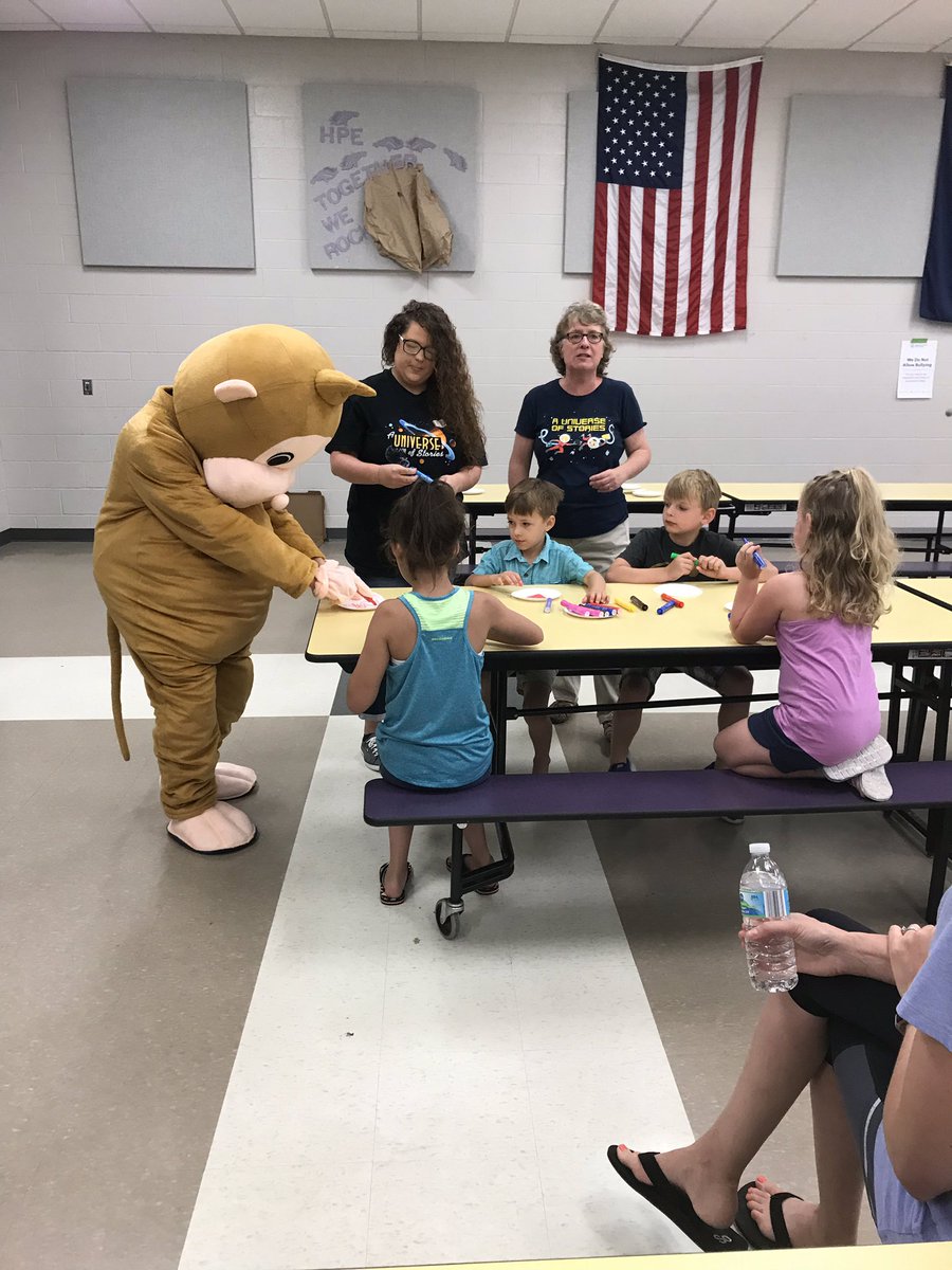 PBSD_FoodDept's tweet photo. Thank you to our community, volunteers and staff that helped make our first day of summer lunches so wonderful! #plumproud #SummerFood @plumboroughsd https://t.co/Cic4u6dbOk