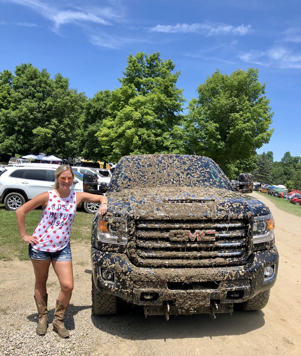 PumpkinNation's tweet photo. @949WQMX @ClaysParkResort @CountryFestOhio We look forward to this “BEST EVENT OF THE SUMMER” every year! Thank you for an amazing weekend! Till next year! #TCF10 #CountryFest19 🤠🎸🎤🍻 https://t.co/HRRiAHFFZp