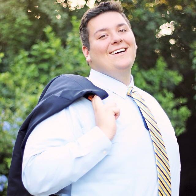 codyyess's tweet photo. From one senior picture to the next, thanks #txst for letting me transform into a #baddie... or at least attempt to be. https://t.co/JHSIkXp1ce