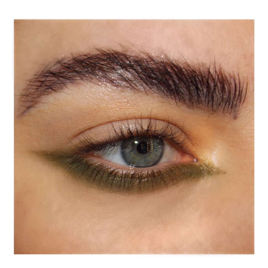 *Sharp Green*
.
.
.
.
Point to point using <a href="/jaclynhill/">kyla</a> in love with  the new palettes #greeneyeshadow #jaclynhillpalette #eyeliner #brow #mua #makeupbyme #beauty #eyemakeup #inspire