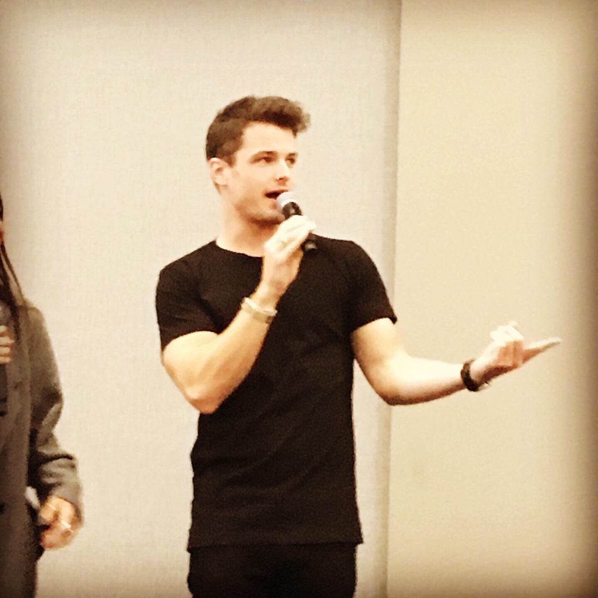 narf83's tweet photo. #YRfanEvent #YRFanEvent2019
#TeamAbbott #Always ❤️ @BethMaitlandDQB @Michael_Mealor https://t.co/rOiyegBou7