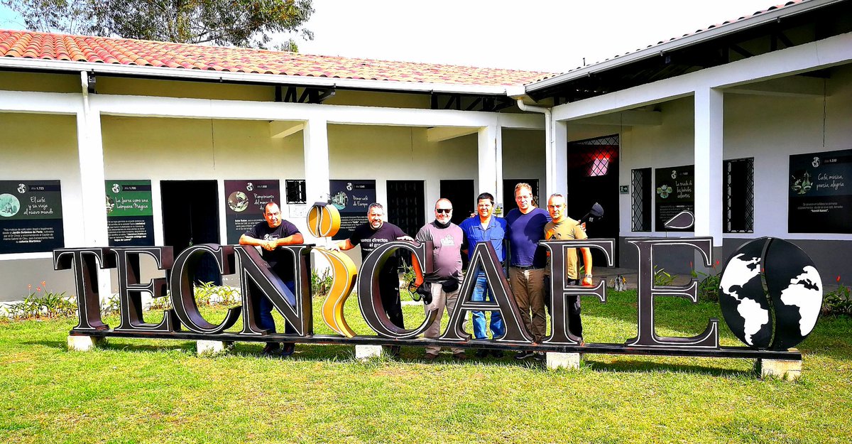 En <a href="/PTiTECNiCAFE/">PTITECNiCAFÉ</a> y Hotel Hacienda Supracafe de <a href="/supracafeesp/">SUPRACAFÉ</a> se teje cada día la Cadena Internacional de Valor; con la presencia de 4 Campeones Españoles y uno Mundial de Barismo; gracias Barista Kim; @raycopaz ; <a href="/mrchavacafe/">mrchavacafe</a> ; Honorio Garcia por apoyar a #colombia #cafe #coffee