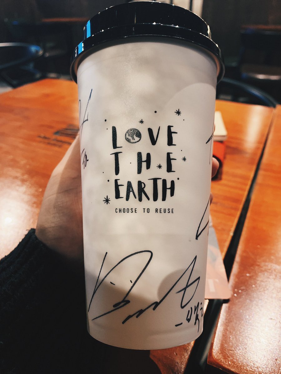 Bugi_nuest's tweet photo. Won the autographed tumbler from #dalkommsg 🥰🥰 thank you for picking me as the lucky winner!! 

#NUEST #뉴이스트 https://t.co/JcGEJb69h6