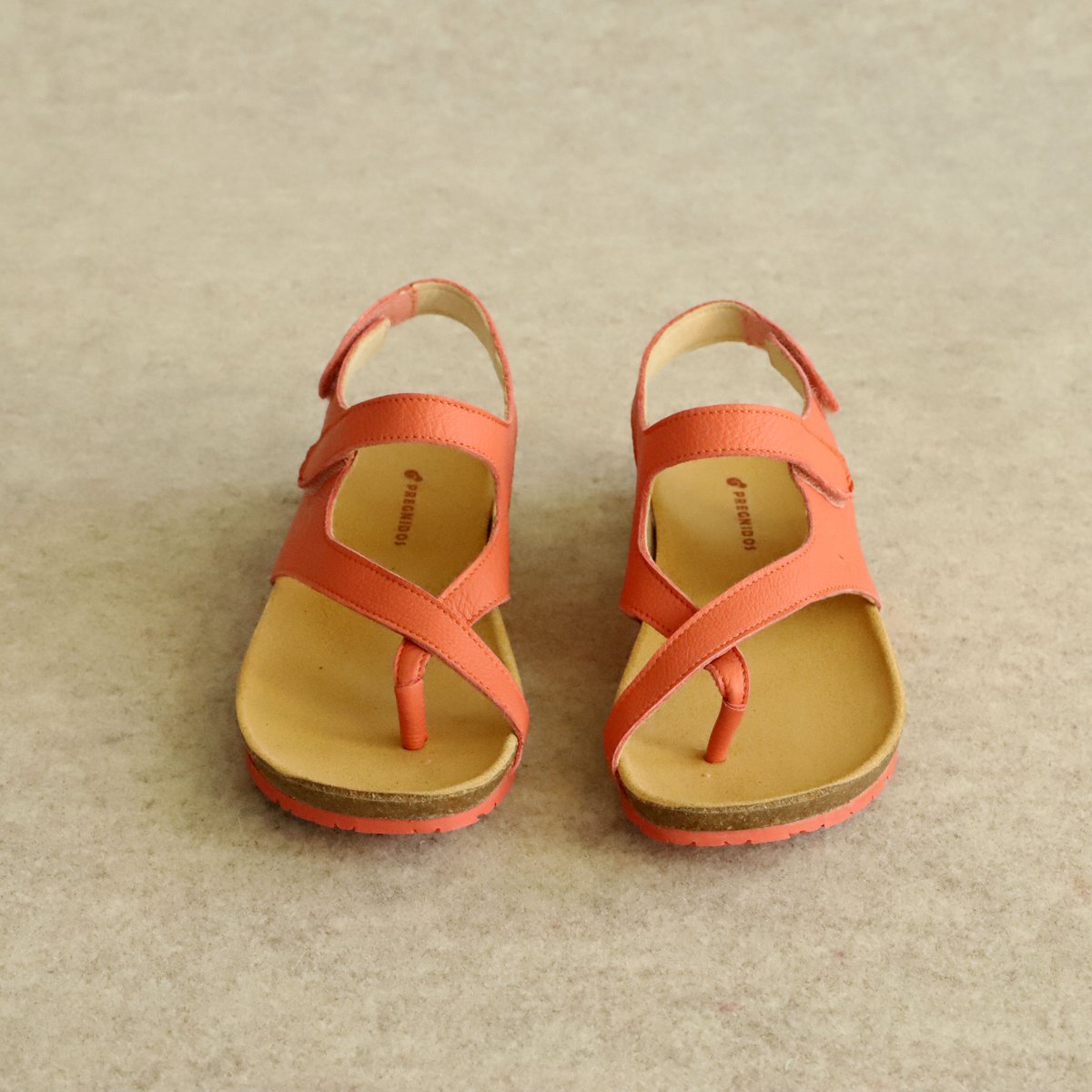 Wusstet ihr, dass Corallo die Farbe des Jahres 2019 ist? 

Did you know that #corallo is the color of 2019?

#schuhefürschwangere #schuheschwangerschaft #schwangerschaftschuhe #schwangerschaftsschuhe #pregnidos #umstandsschuhe #maternityshoes #pregnancyshoes