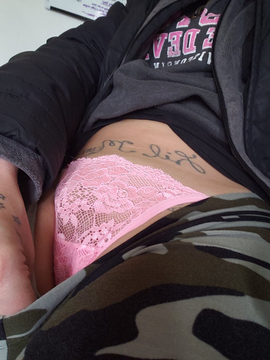 Hornyshywife's tweet photo. Feeling kinda pink 🌸🌸🌸 https://t.co/euGzGcSUky