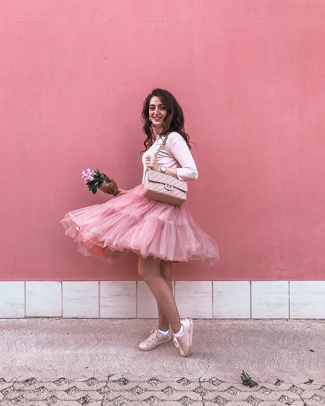 #TakeASmile 😃 Per te il bicchiere è mezzo pieno o mezzo vuoto? ~ Da quando ho capito che per avere positività nella vita dobbiamo anche donarla è cambiata la mia visione. Che sia un sorriso per gli altri, una battuta ad un’amica o il ripetersi “non v… bit.ly/2YacpV0