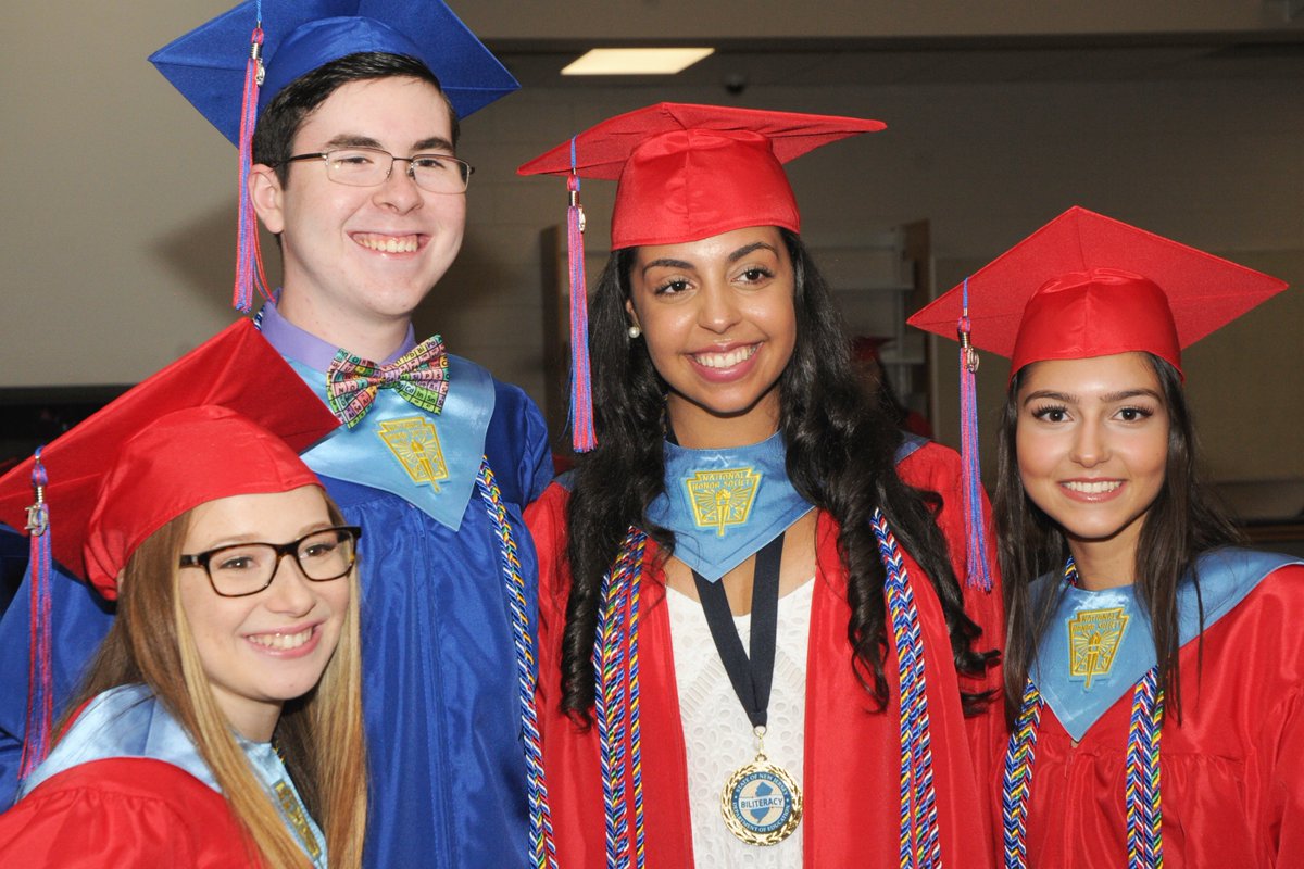 TRHS_eSports's tweet photo. Congratulations graduates! Photos from graduation can be found on the RePlayIt app. @2019stangs @TritonHigh https://t.co/raTZf5p3jY