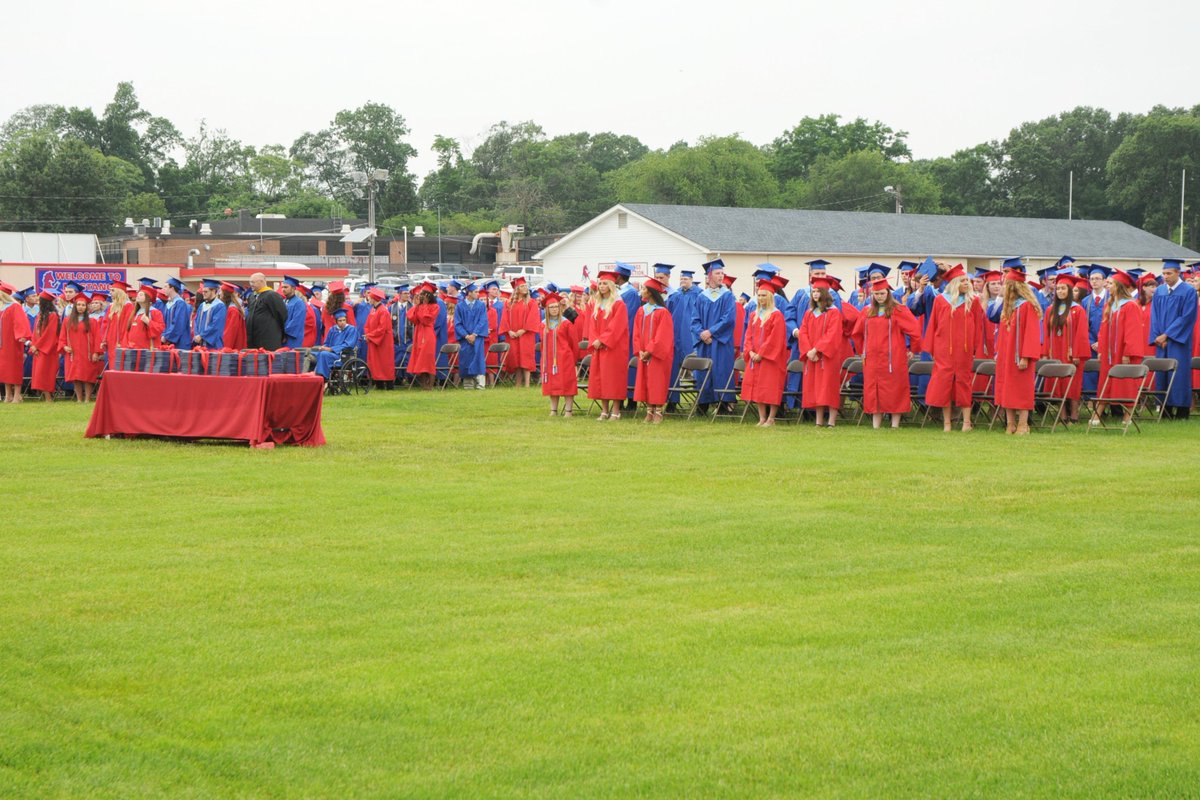 TRHS_eSports's tweet photo. Congratulations graduates! Photos from graduation can be found on the RePlayIt app. @2019stangs @TritonHigh https://t.co/raTZf5p3jY