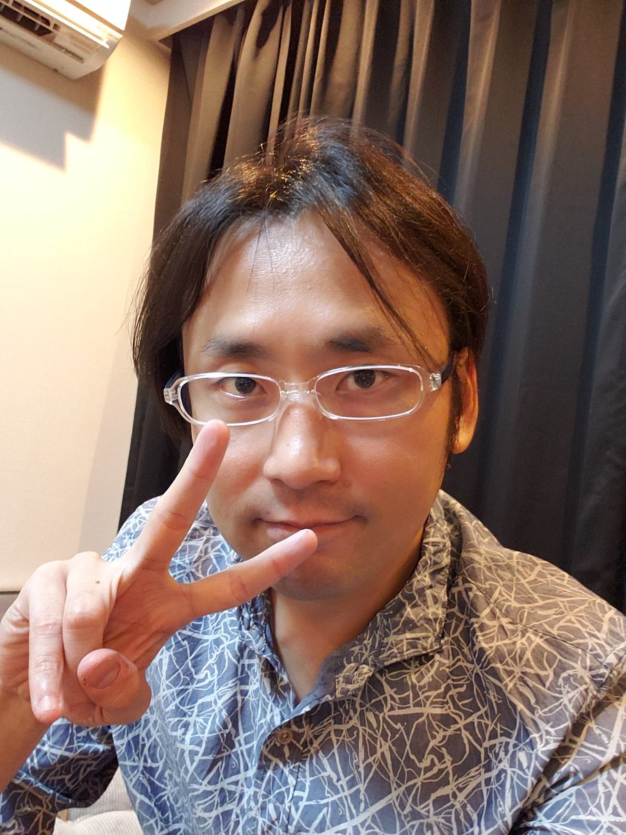 EisukeIke's tweet image. だいぶ延長しちゃいましたが、正式放送一回目終了！
一時間って短いねー。
前回と今回は、「脚本演出家がひとりで朗読して内容を伝える」実験でした。
次回はどんな実験をしようかな。
リクエストあればチャンネルにメールくださいね！
#OracleSession
#ジッケンシツ
#LabD
#Lab_D
#ハッシュタグ迷い中