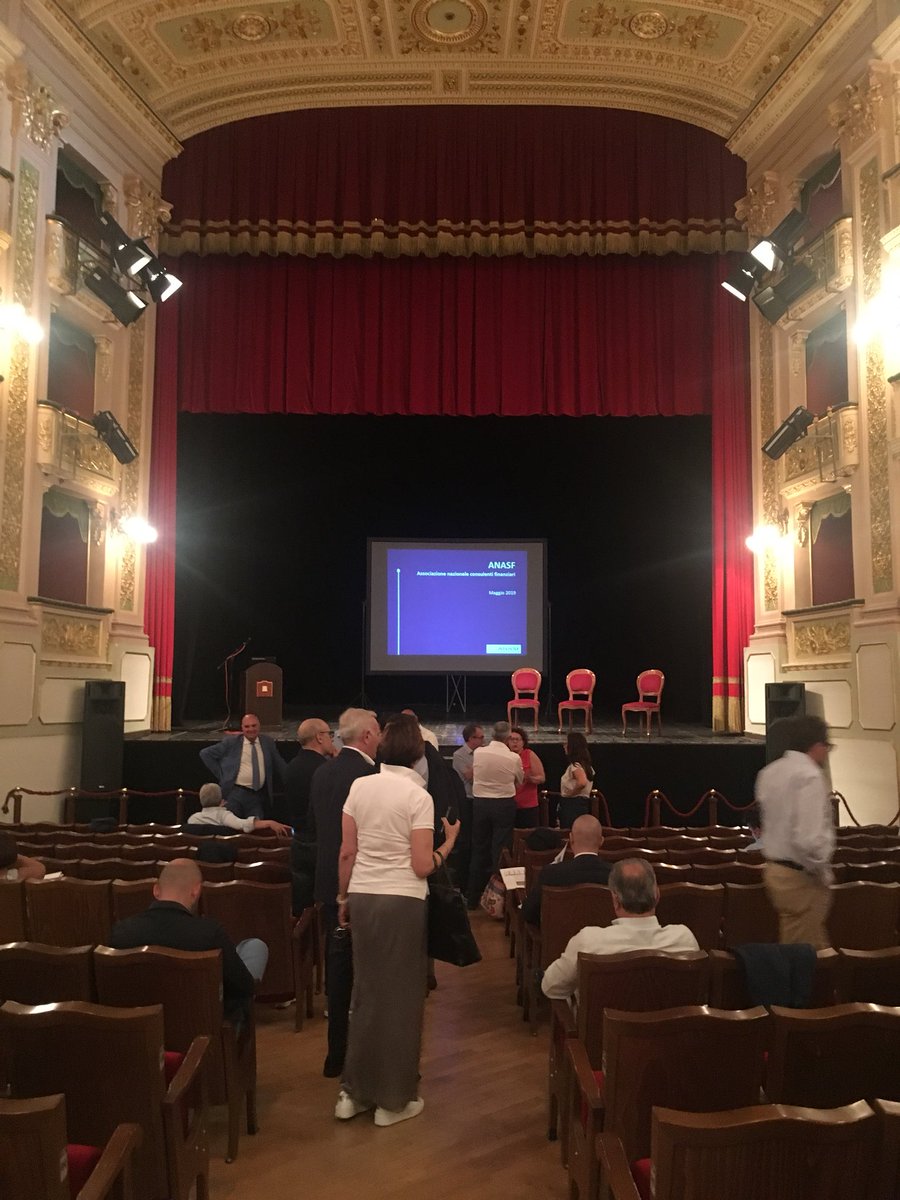 maurizio_bufi's tweet photo. Ora al Teatro Margherita di Caltanissetta per #AnasfDay su #Enasarco organizzato dal Comitato Territoriale Sicilia @anasfCF https://t.co/QwJB3449mD