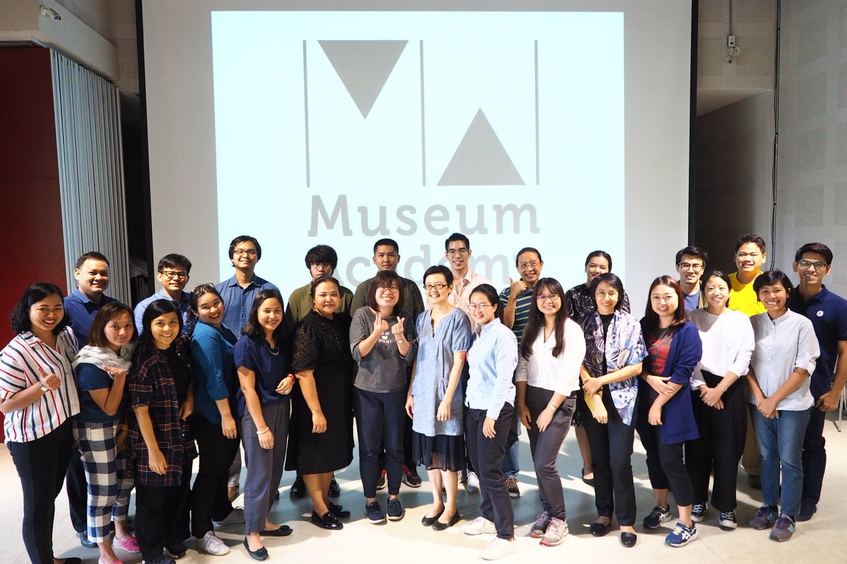 jitsupar_w's tweet photo. Class of Museum Academy 2019 How to create a temporary exhibition? What a lovely people π Thank you for everything #MuseumAcademy2019 #museumsiam #ndmi #mspassion https://t.co/YEE29k1uoc