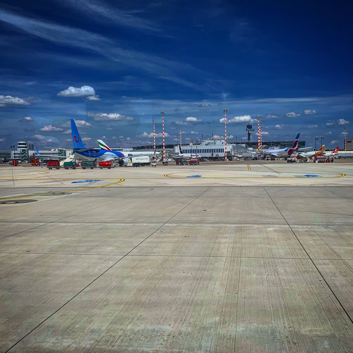 DJMATHON's tweet photo. Ready to fly home #deephouse #techouse #fly #home #solarweekend #yolandaturksema #dรผsseldorfairport #djmag #djmathon #travel #airport #djstopals #sundancerecords #cafevanbommel #basilicamaastricht #cavemanrun #belugalovesyou #ibiza #edm #festival https://t.co/cBY6QLbxau