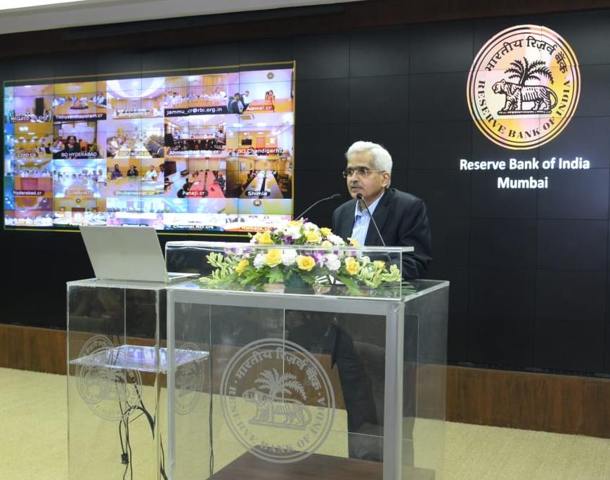 RBI's tweet photo. Governor @DasShaktikanta
launches Complaint Management System (CMS) in the presence of senior bankers and NBFC heads #rbitoday #rbigovernor #cms https://t.co/dG4C8KBBJR