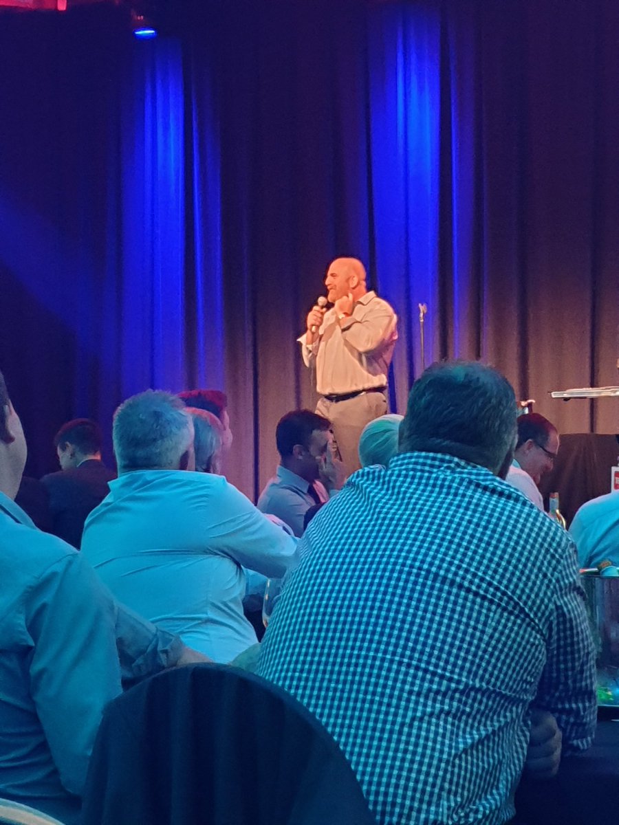 erinrix01's tweet photo. Awesome night at the @AGCSA2 President's Dinner hosted by @SyngentaTurfANZ
Great to see so many people and meet new friends, @comicrobbrown was hilarious and the food was sensational.
Great way to start the week 😁😁
#truturf #agcsa #turf #Conference #Brisbane https://t.co/87tdIrkABh