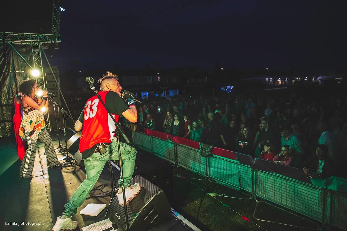 Who enjoyed reliving their youth with the @StereoMcs_Rob_b this weekend? We sure did and had serious dance move envy from Cath & Aina! 💃🏼 photos by @kamila_j_photo #stereomcs #hiphop #electronic #livemusic #portstock2019