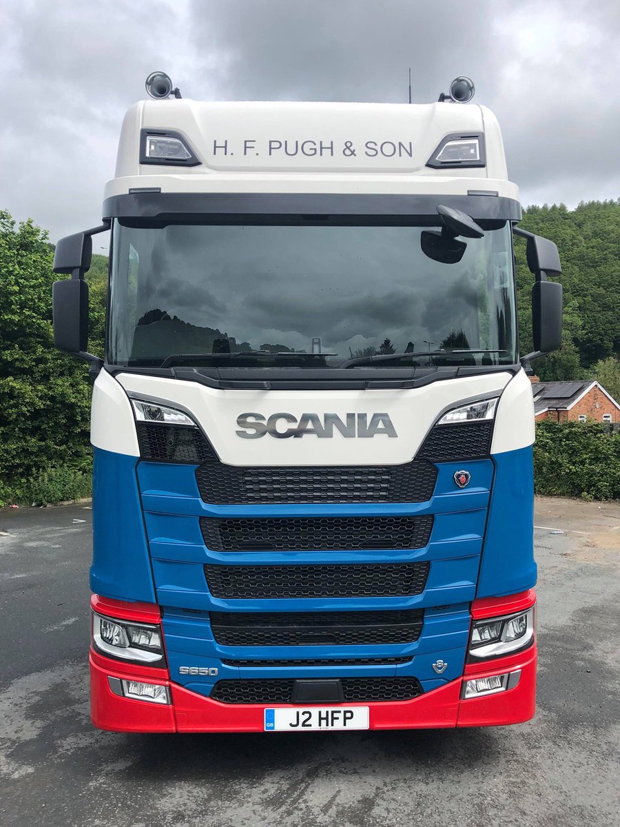 ScaniaWPT's tweet photo. Getting the week off to a @ScaniaUK start with pictures from our #Knighton depot as this #Scania S650 #V8 Highline for H. F. Pugh &amp; Son is about to be delivered. A very smart #V8 in the 50th Anniversary year of the #V8

To add a #V8 to your business visit https://t.co/Svn72C4uit https://t.co/Mdn0tO9FVq