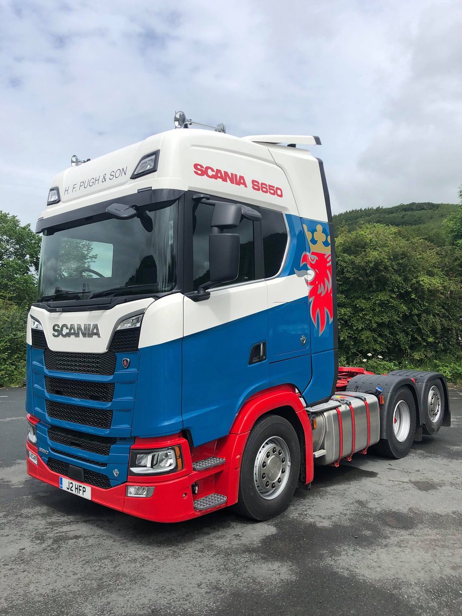 ScaniaWPT's tweet photo. Getting the week off to a @ScaniaUK start with pictures from our #Knighton depot as this #Scania S650 #V8 Highline for H. F. Pugh &amp; Son is about to be delivered. A very smart #V8 in the 50th Anniversary year of the #V8

To add a #V8 to your business visit https://t.co/Svn72C4uit https://t.co/Mdn0tO9FVq