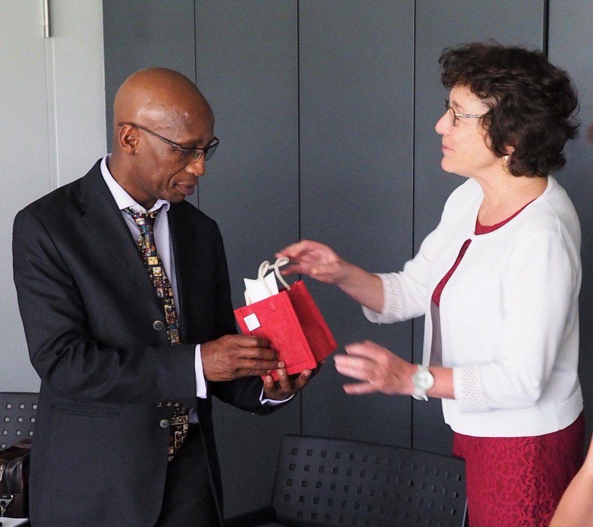 ARCSouthAfrica's tweet image. ARC President and CEO, Dr Shadrack Moephuli and the CEO of Agroscope, Dr Eva Reinhard signed a Memorandum of Understanding in Switzerland last week. The MoU is intended to forge collaboration in agricultural research and development. #ARC #Agroscope #AgriResearch #AgriDevelopment