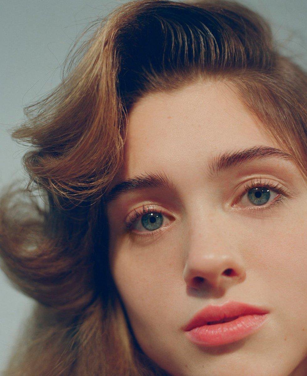 た 久しぶりにストレンジャーシングス見直してるけどナンシー役のナタリア ダイアー可愛い お姉さん感があって好き