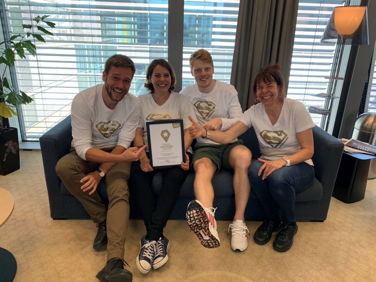 Witzig_Office's tweet photo. Wir bedanken uns bei all unseren Kunden für ihre Stimme und Treue und feiern diese Auszeichnung den ganzen Sommer lang. Alle Besucher des BusinessPoint die das Codewort "Siegerlächeln" nennen, bekommen eine wunderbare Tasse des besten Bürokaffees der Schweiz bei uns. https://t.co/lDiwR0dZxD