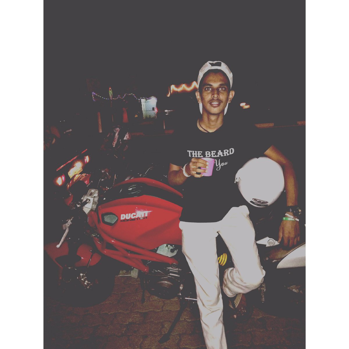 __pramodh__'s tweet photo. #DUCATI_MONSTER ❤️ https://t.co/Bf4uCVZ1GC
