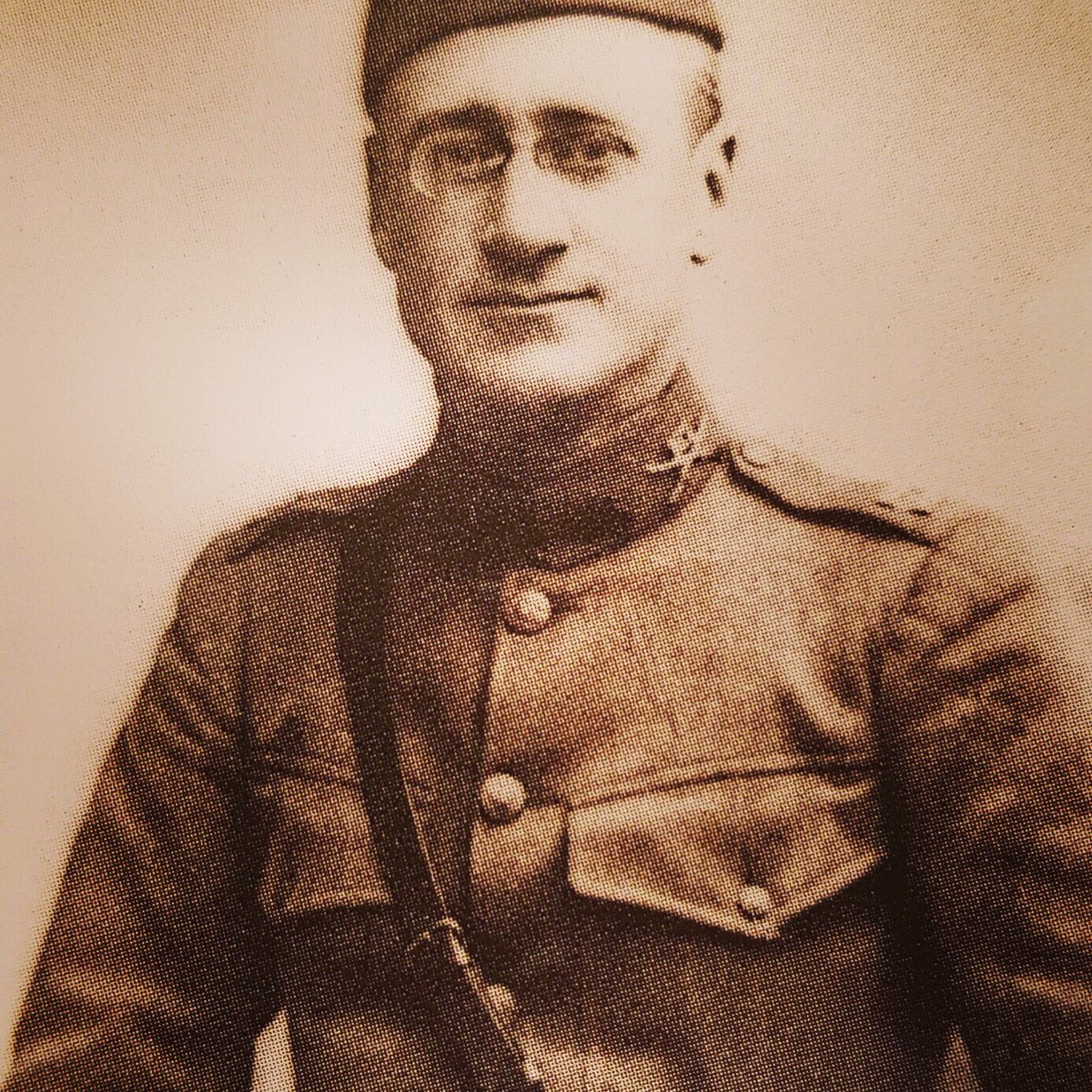 MJHSbluedevils's tweet photo. Mortimer Harvie Jordan III. Born Nov 15, 1881. Killed in action Jul 31, 1918 (age 36), near Sergy, France during World War I. Captain, Company K, 167th Infantry Regiment, 42nd Rainbow Division. Civilian occupation: physician. #WW1 #namesake #legacy #MJbluecentennial https://t.co/YTJomHsS6Y