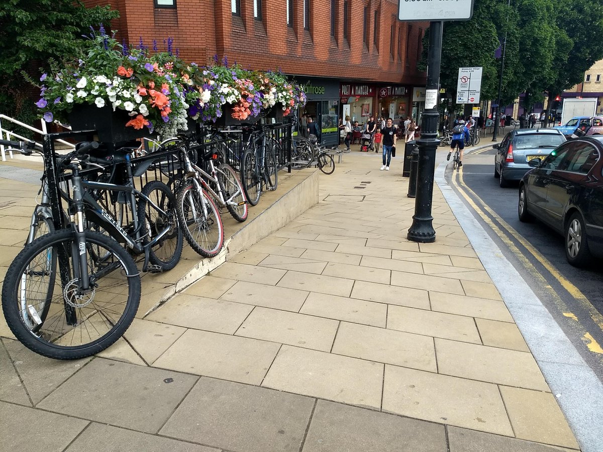 lovewimbledon's tweet photo. We're getting ready for #tennistown by deep cleaning pavements and making sure #Wimbledon town centre is looking it's best to welcome all the visitors for the 🎾 and our #BIGSCREEN on The Piazza. Thanks @CommCleanUK fab job cleaning from @Metro_Bank to @TCookWimbledon https://t.co/0Po6oq4gDW