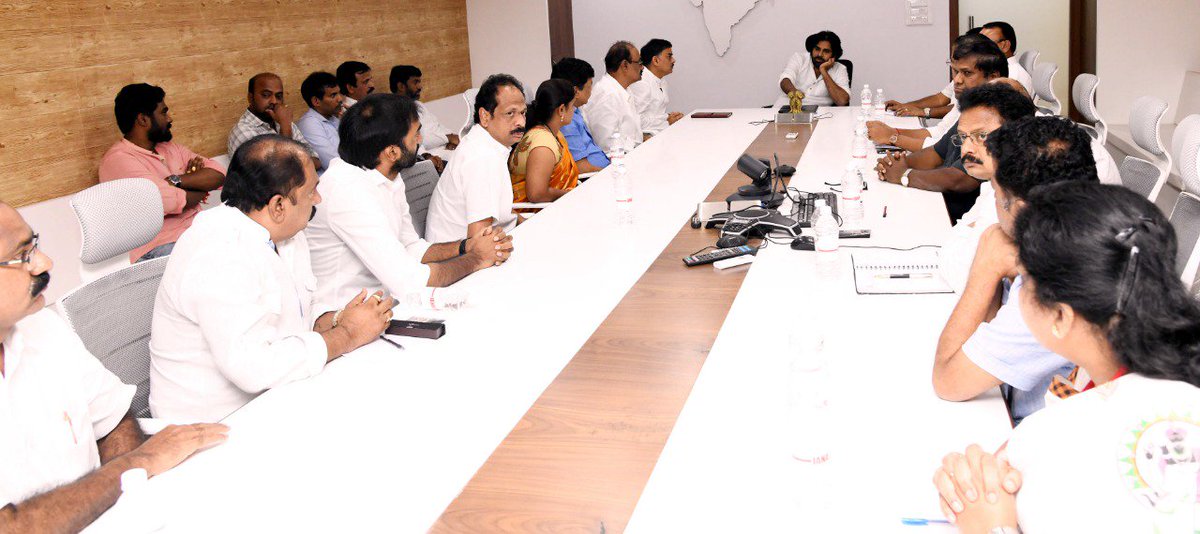 JanaSenaParty's tweet photo. JanaSena Chief  @PawanKalyan interaction with   JanaSena Leaders. https://t.co/kwcHQoWTRD
