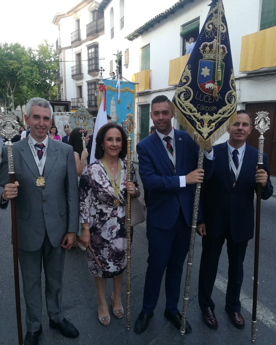 Como viene siendo habitual, en la tarde noche de ayer hubo una representación de la Hermandad en la Procesión del Corpus #Corpus2019 #HdadLucena