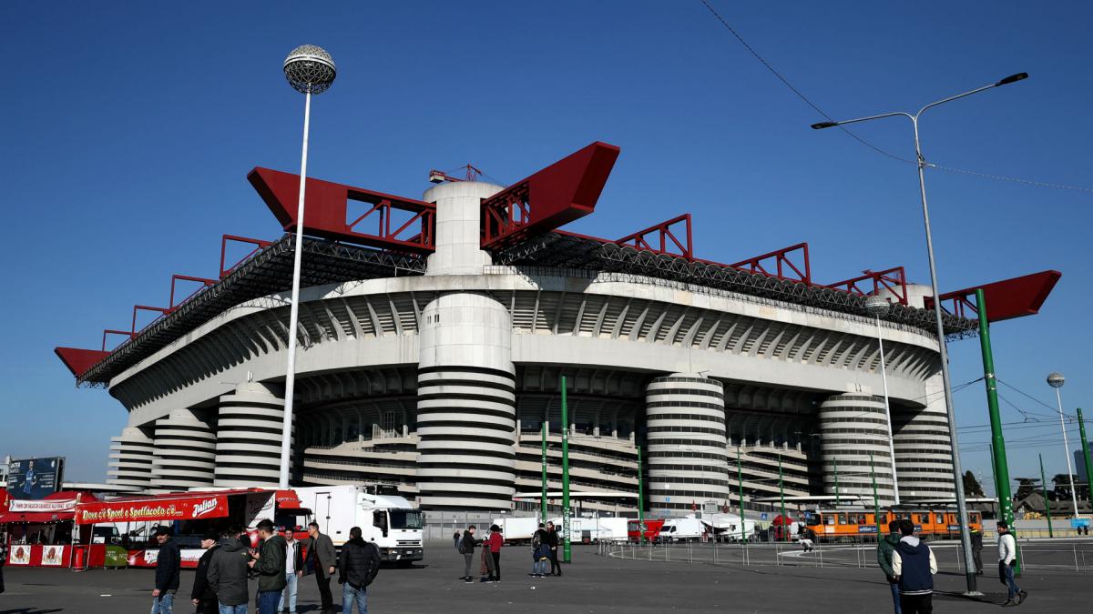Really sad to see a once great football institution struggle to keep up in the modern world. I guess they'll always have their memories. But enough about Man Utd, reports say the San Siro will close in 2022, and be replaced by a modern stadium.