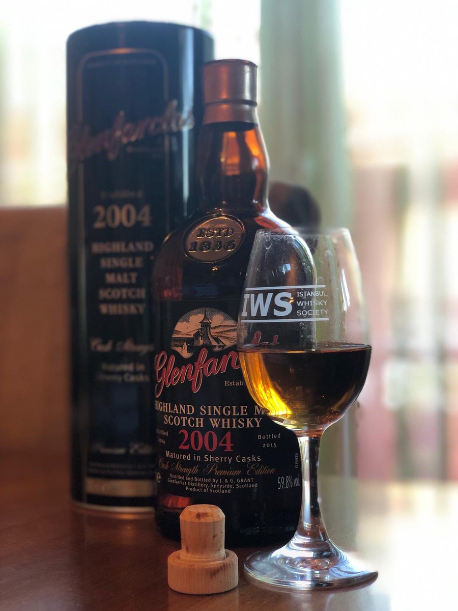 IstanbulWhisky's tweet photo. Dün gece IWS üyeleri bir kaç önemli şişe açarak haftayı kapattı
➖➖➖
@viskidefterim Glenfarclas Cask Strength Premium Edt 59.8% tercih etti https://t.co/UBLQGYD19K