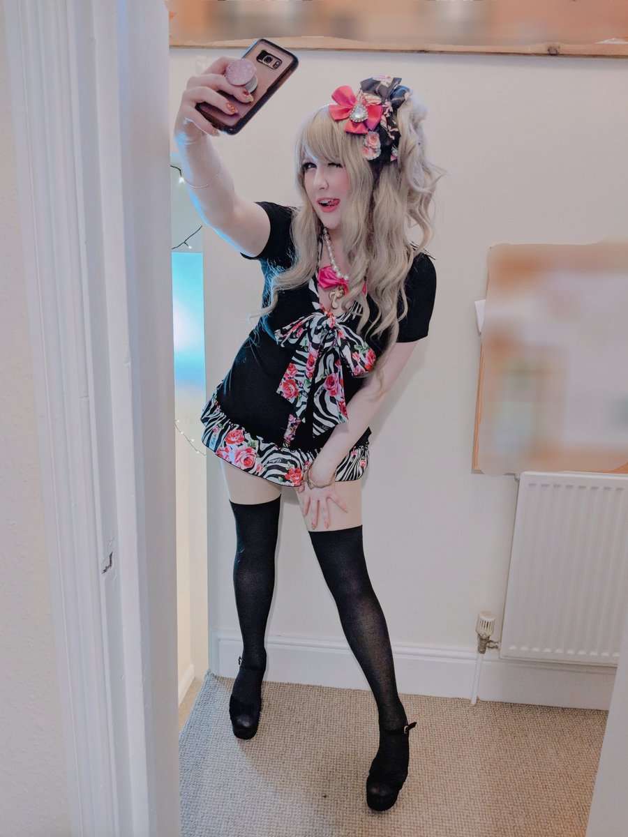Popcorn_Kuma's tweet photo. Got to spend some of yesterday with @Klaidonn and she dressed me up in Gal!!
I am honestly so in love with it 😍 She is a miracle worker haha!
#Gyaru #Gyarufashion #Jfash #Gal https://t.co/d6jdfeix5A