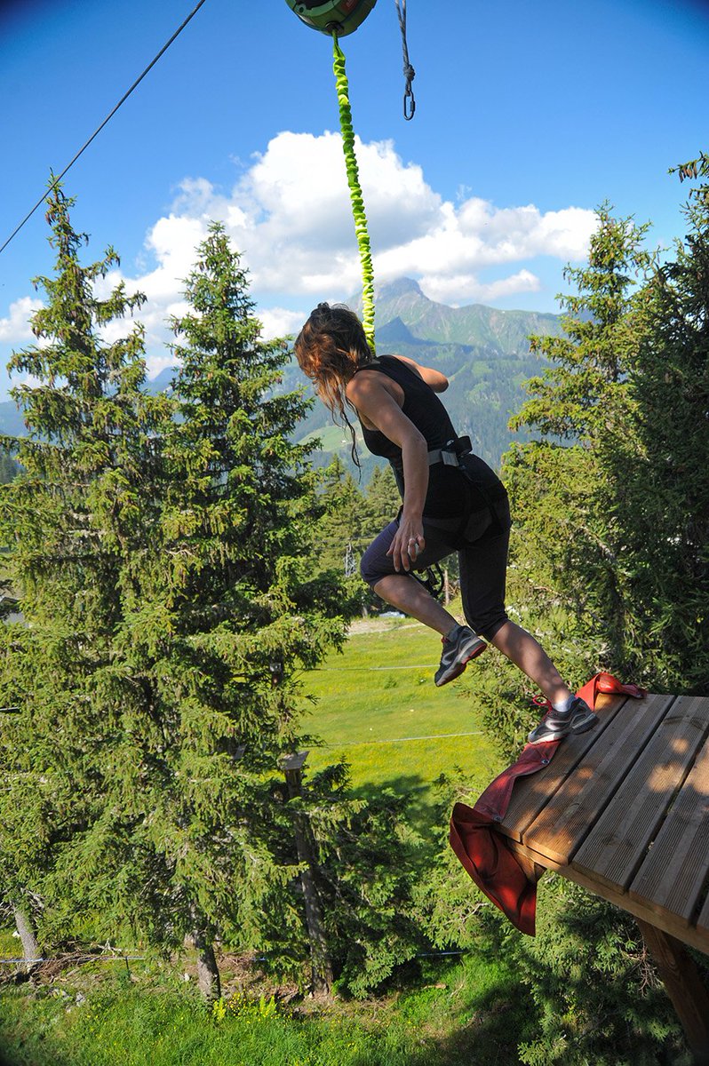 Chatel_Officiel's tweet photo. Dur dur la reprise le lundi ?...
Détendez-vous, les vacances approchent !! 😎
Faites le grand saut et venez profitez de la montagne cet été !! 😍
#fantasticable #Chatel #bobluge #randonnée #formedo #centreaquatique #parcaventure #montagne #airpur https://t.co/3DrDF18eJY
